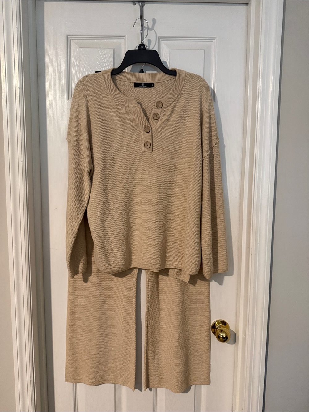 Lillusory XL button neck line pant set.